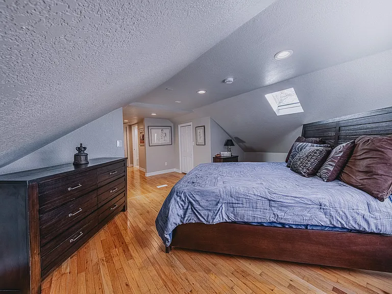 863 Mariposa St — Photo 22