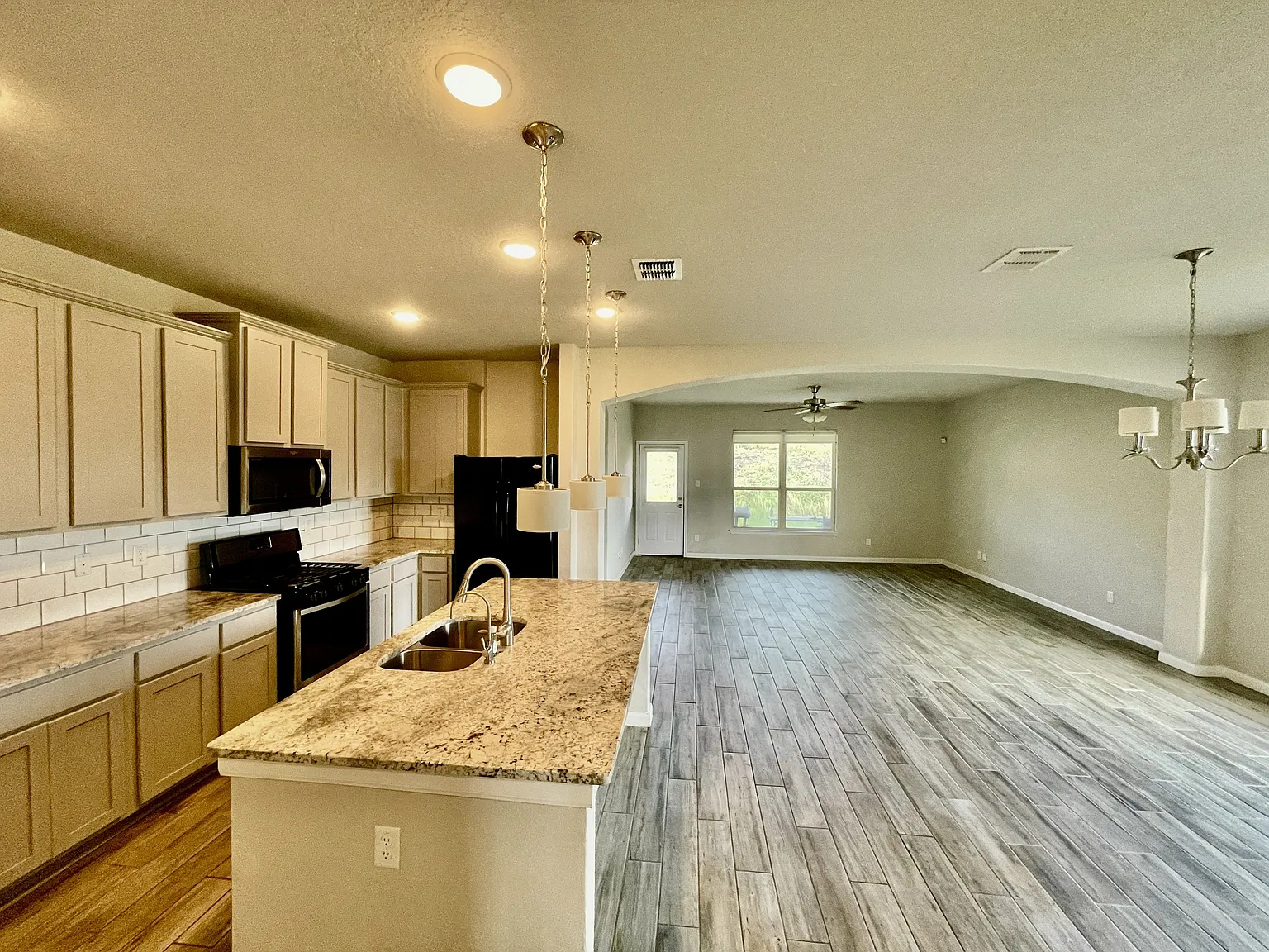 15306 Comanche Grove - 1 — Photo 4