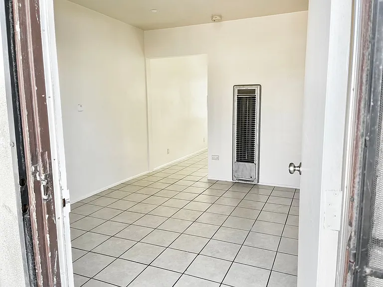 1233 S Spruce St — Photo 12