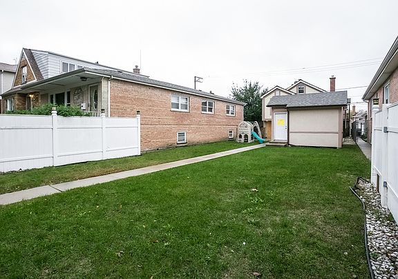 3rd image of 3822 N Plainfield Ave