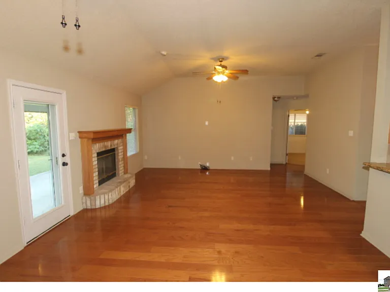 924 Northern Dancer Dr — Photo 17