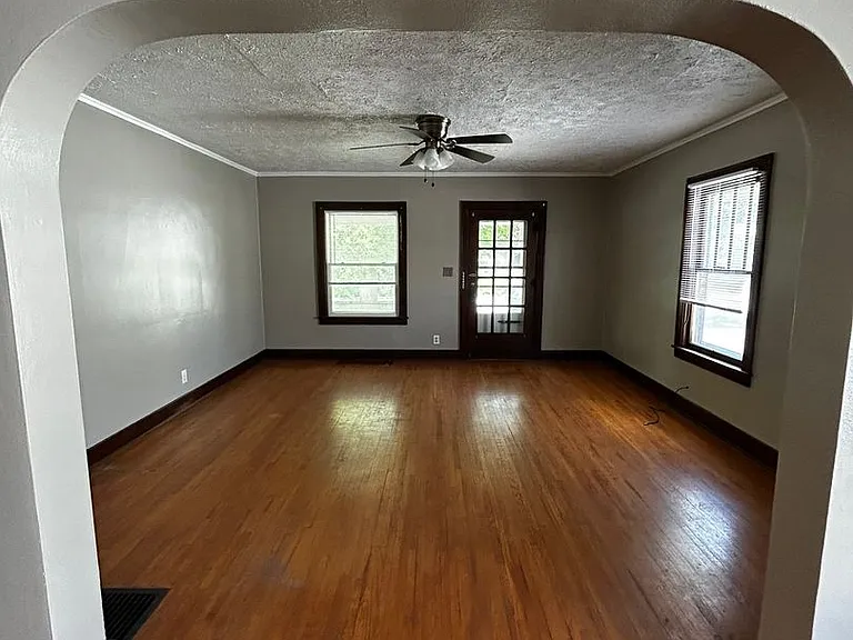 Washington Street Duplex — Photo 15