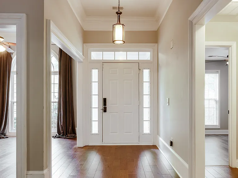 183 Oak Meadows Dr — Photo 3
