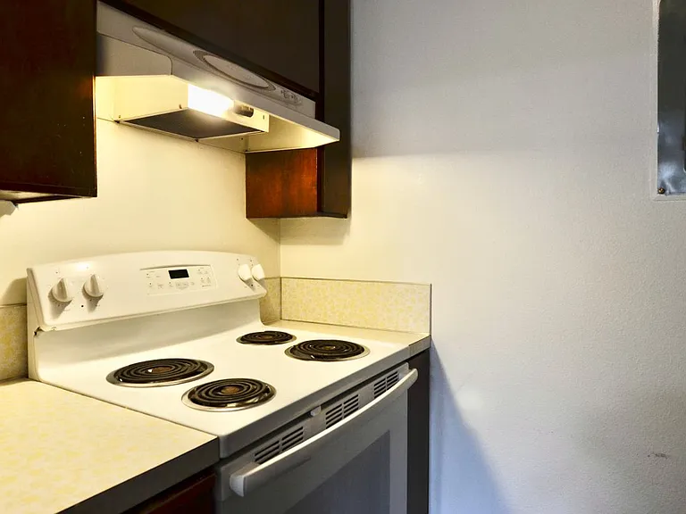 10525 Midvale Ave N #302 — Photo 5