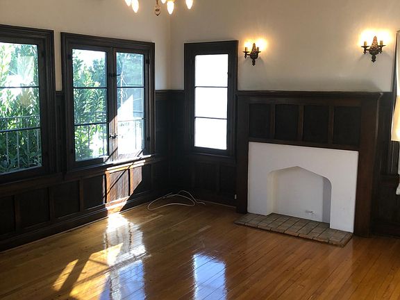 4th image of 414 N Sycamore Ave APT 6