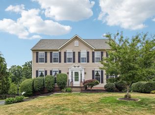 8042 Woodcreek Dr, Bridgeville, PA 15017