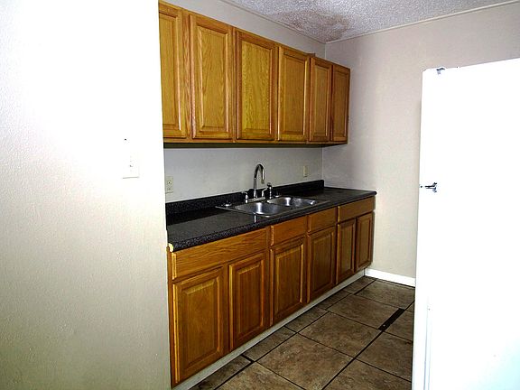 2nd image of 1516 Highland Ave