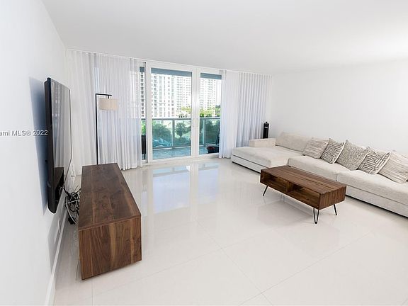 2nd image of 100 Bayview Dr APT 628