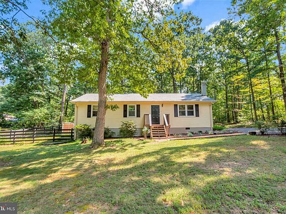 3rd image of 12733 Hunters Grove Ct