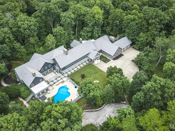 1474 County Road 725e, Sullivan, IL 61951
