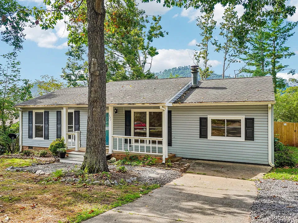 327 Heather Ct