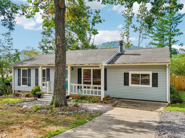 327 Heather Ct, Asheville, NC 28804