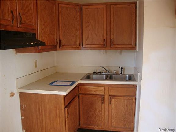 2nd image of 2368 Ackley Ave #198