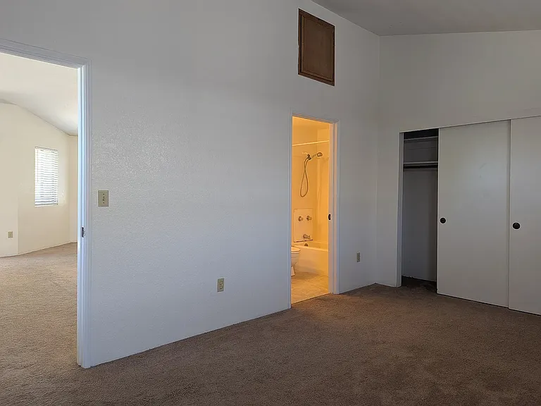 3826 Shasta St — Photo 9