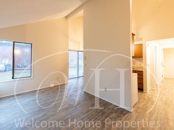 245-255 NE Elder Pl #1