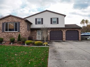 2200 Katherine Dr, Niagara Falls, NY