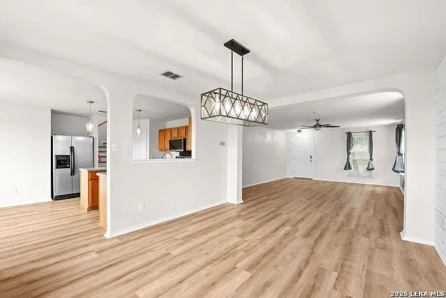 3 bed, 2.5 bath, 2279 sqft, $1,995 — Photo 4