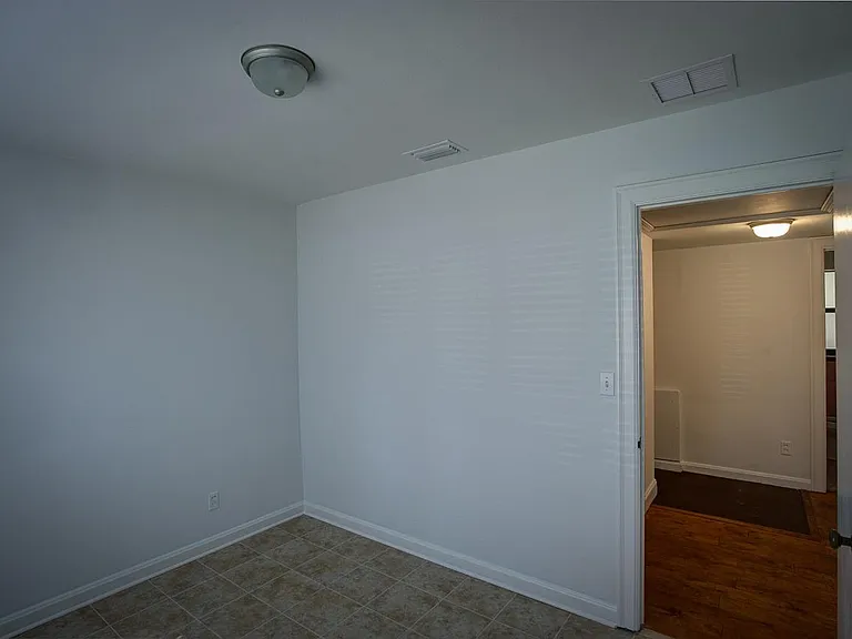 2133 Forest Hills Rd — Photo 14