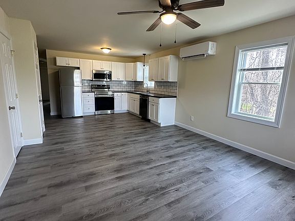 3rd image of 548 Hershey Rd APT A