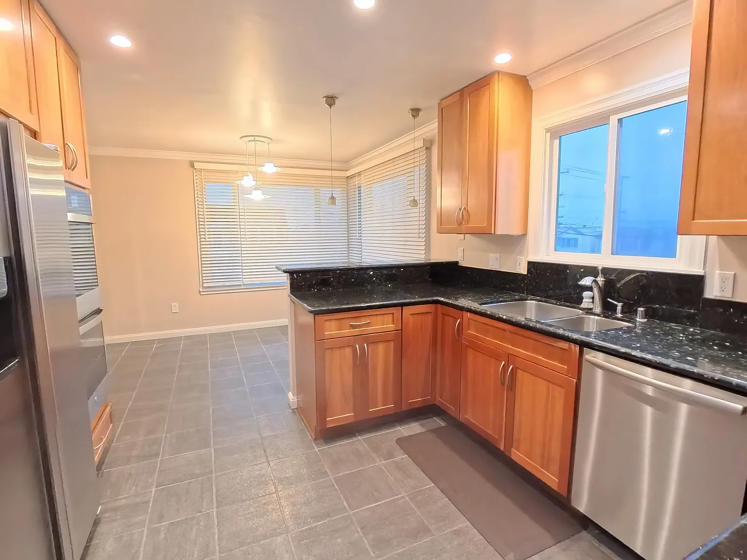 Updated Outer Sunset Home Two Blocks from Ocean Beach — Photo 4