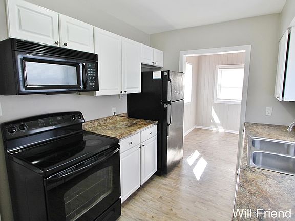 5th image of 862 Hazen St SE