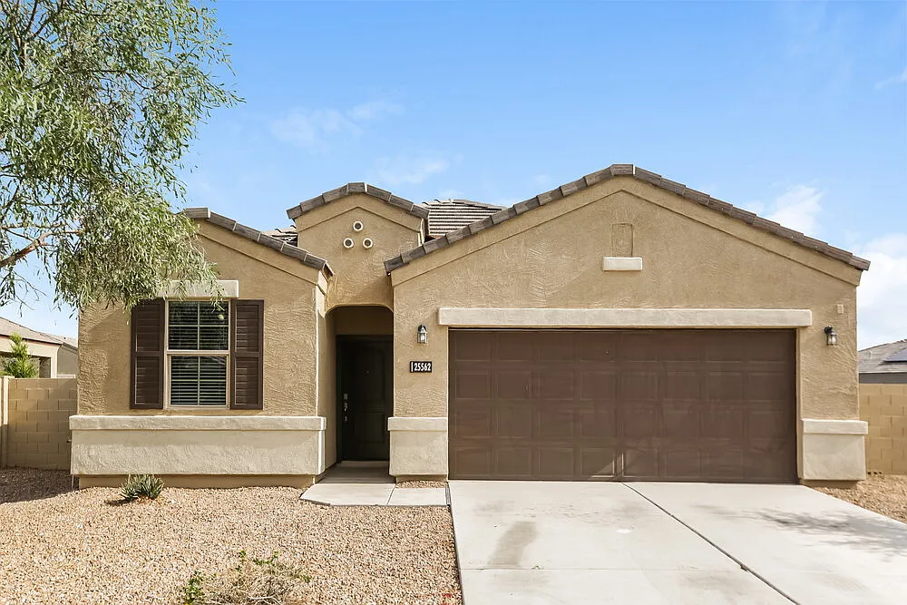 3 bed, 2.0 bath, 1783 sqft, $1,900 — Photo 1