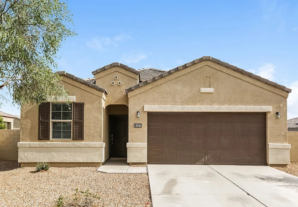 25562 W Desert Dr