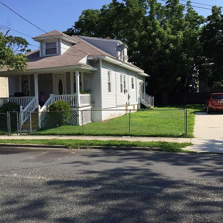 2nd image of 124 Brighton Ave