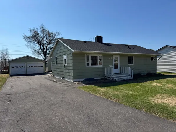 102 Hays Cir, Silver Bay, MN 55614