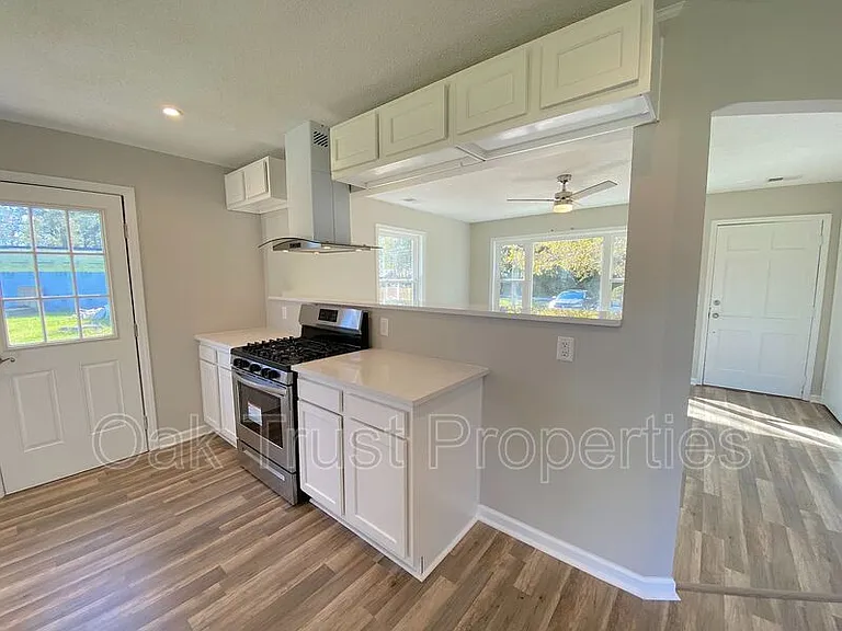 167 Giles Dr — Photo 6