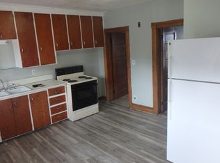 38 College St APT 5, Lewiston, ME 04240