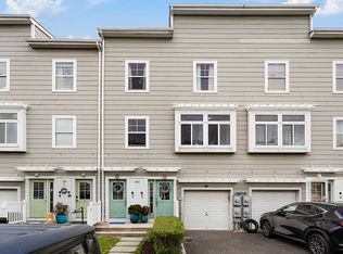 208 Beach Breeze Ln, Arverne, NY 11692