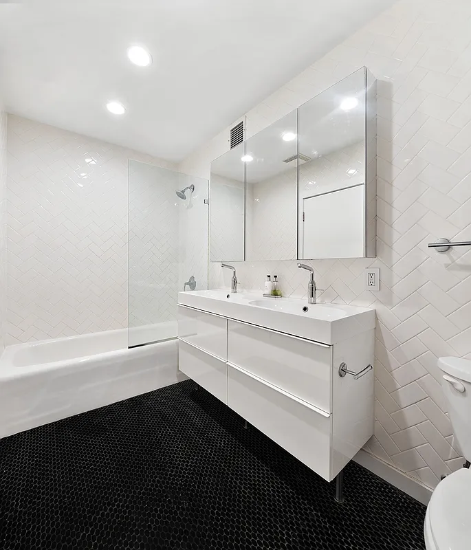 121 West 17th Street #6D in Chelsea, Manhattan | StreetEasy