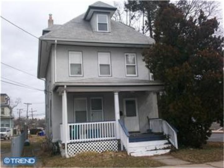 2nd image of 92 Wallace St
