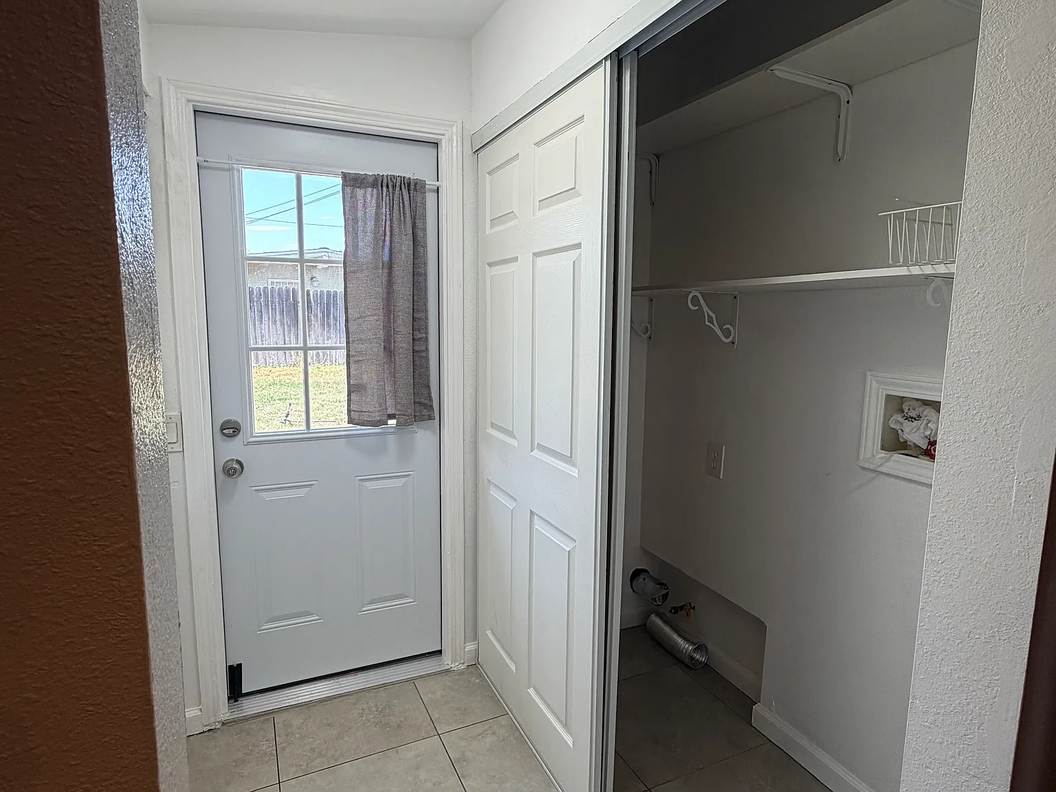 4 bed, 1200 sqft, $3,550 — Photo 4