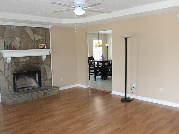 5th image of 3071 Old Oak Dr