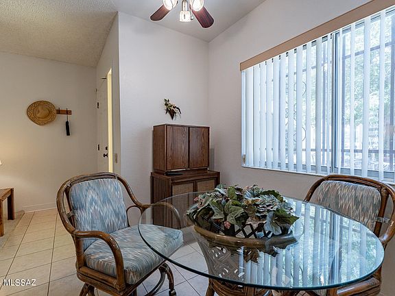 3rd image of 115 W Calle Del Ano