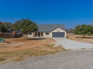 185 E Medium Meadow, Lytle, TX 78052