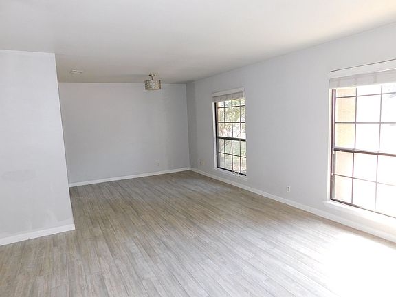 3rd image of 13726 Castle Grove Dr