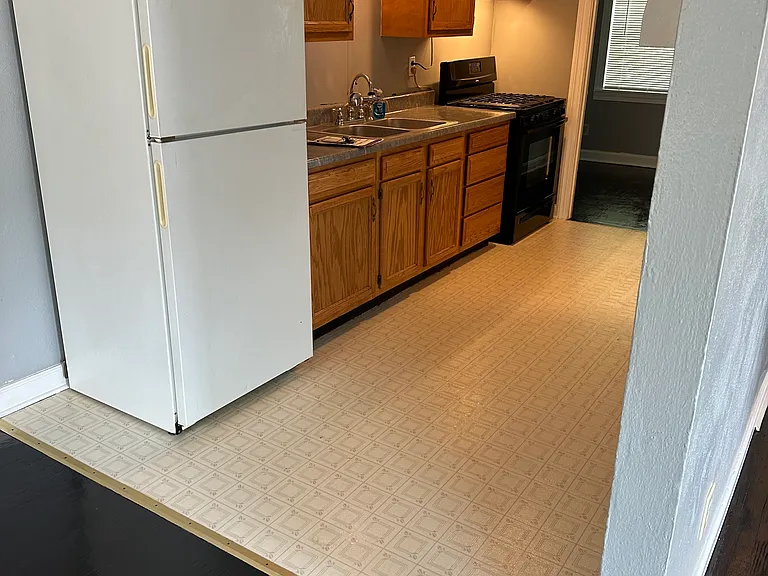 105 S 5th St #4 — Photo 10