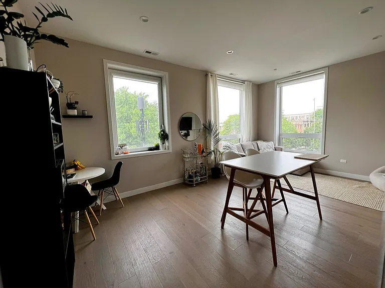 3757 N Sheffield Ave #2010 — Photo 6