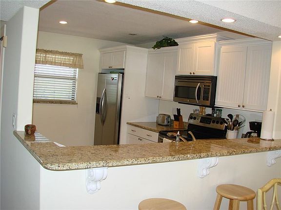 3rd image of 3939 Ocean Dr