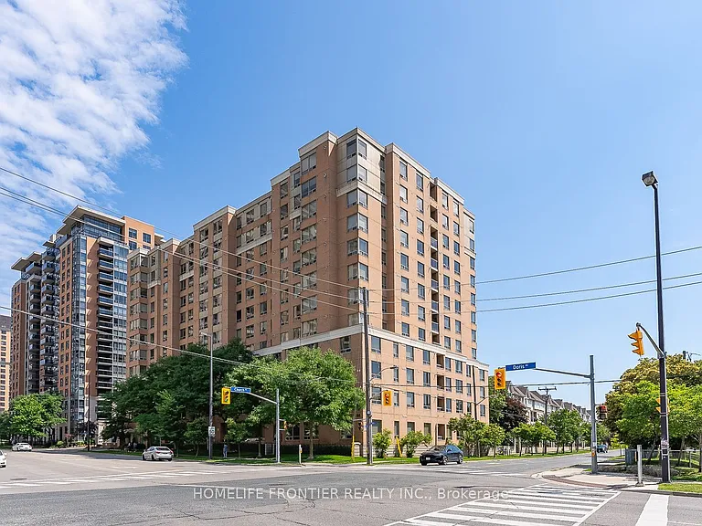 88 Grandview Way #Penthouse 12 — Photo 2