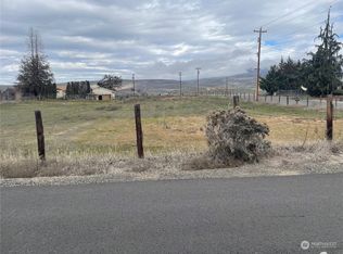 60 Airway St SE, East Wenatchee, WA 98802