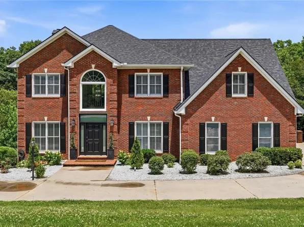 296 Cloudland Rd N, Dahlonega, GA 30533