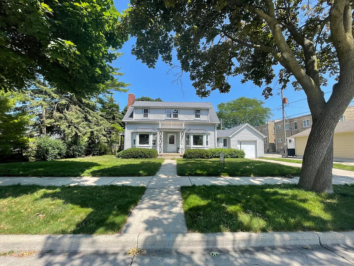 Building Photo - 3958 E Plankinton Ave