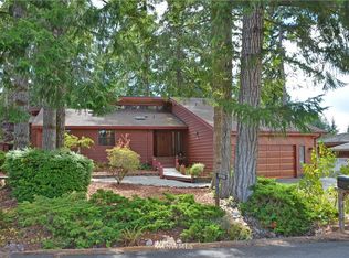 291 E Rainier Dr, Allyn, WA 98524