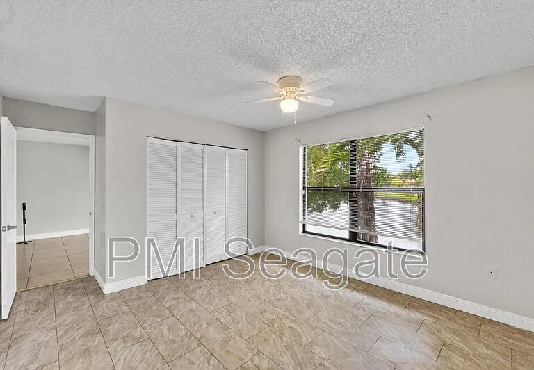 1543 Lake Crystal Dr #G — Photo 8