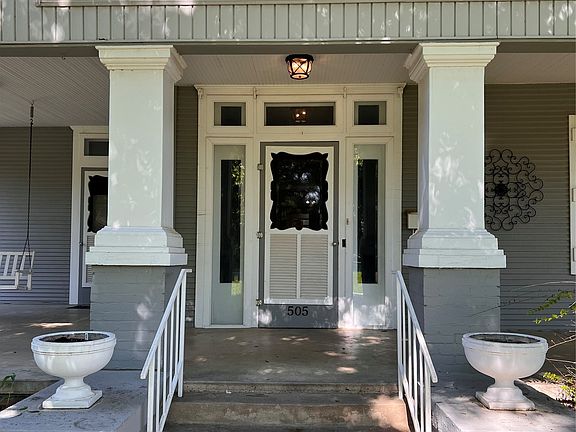 4th image of 505 N Elm St