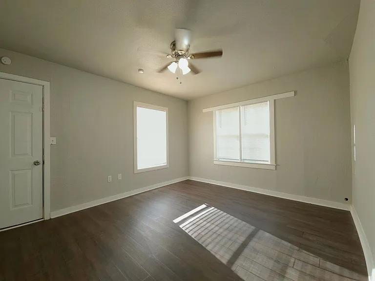 2602 Amherst St — Photo 7